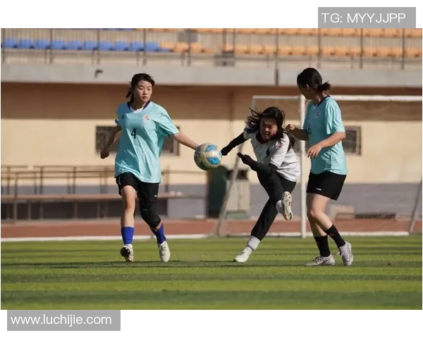 扎辫子的足球明星们如何在绿茵场上展现独特风格与个人魅力
