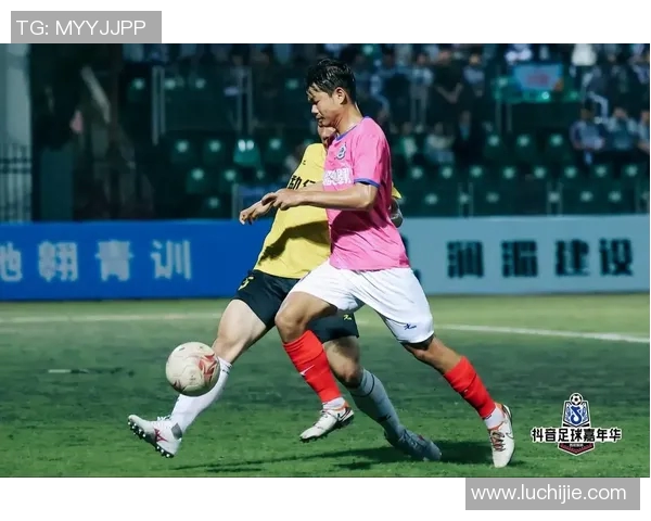 抖音平台上活跃的足球明星有哪些他们的精彩瞬间和互动内容揭秘